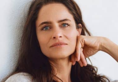 Amanda Peet Discusses Her Lobular Breast Cancer Diagnosis